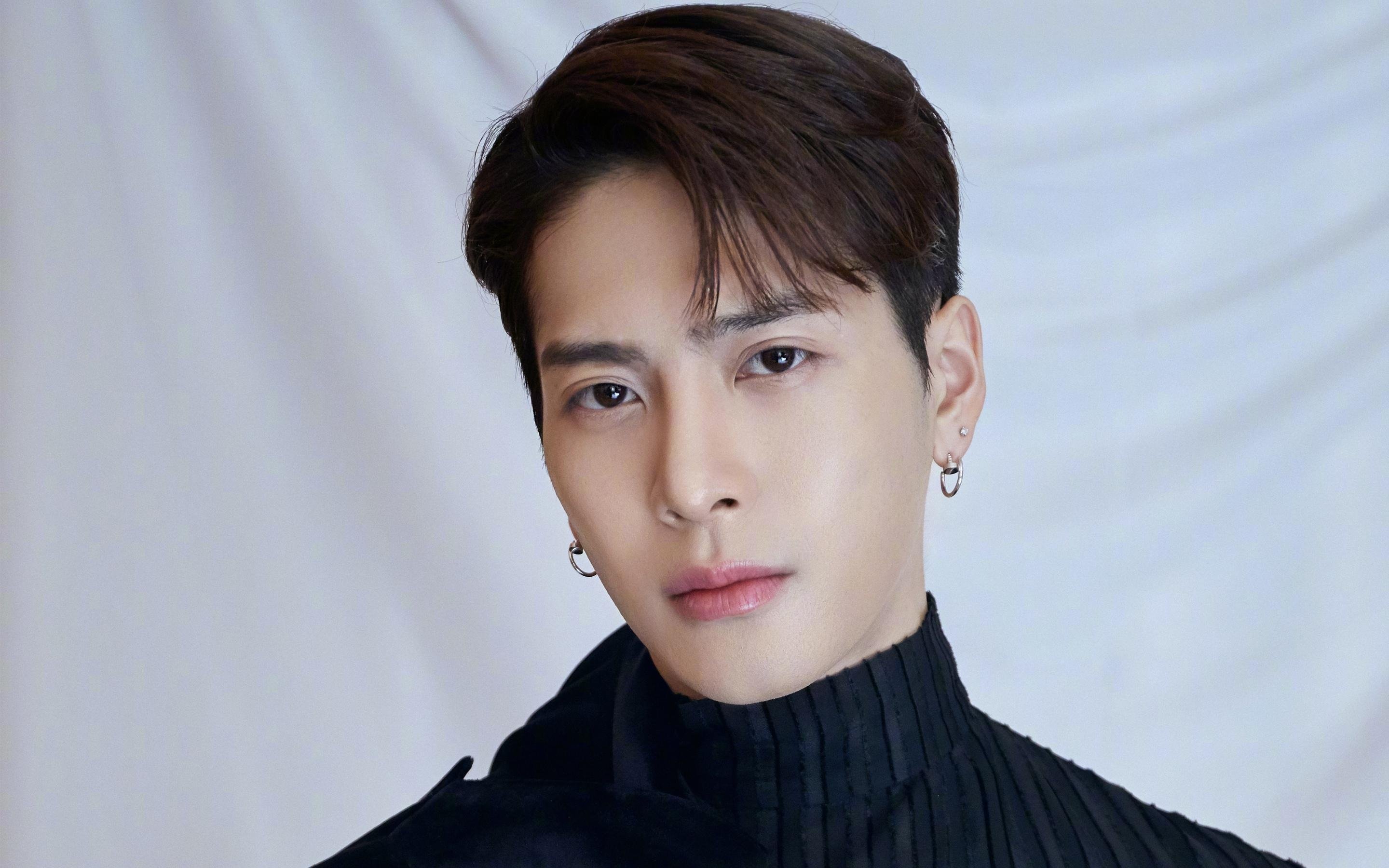 黄蜂加练后球员自发清理场地展现职业态度，球队黄蜂